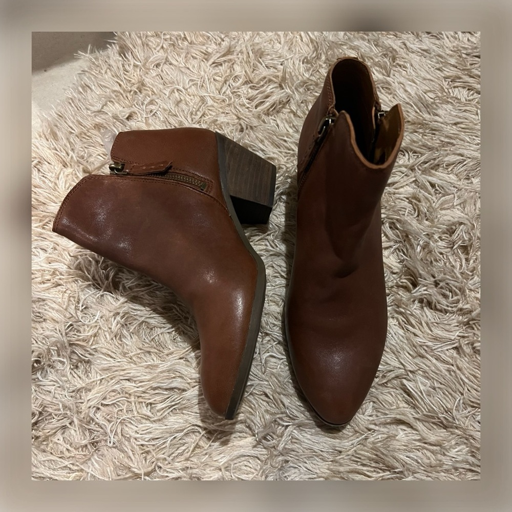 FRYE Judith Double Zip Ankle Booties Cognac Brown